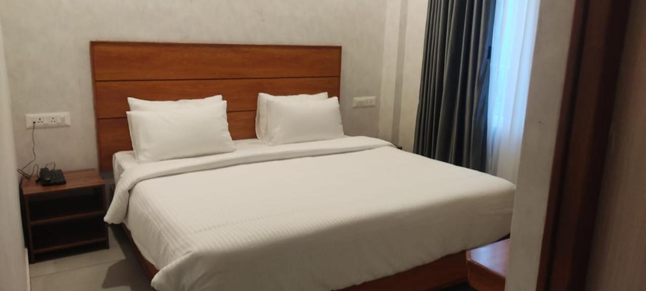 Cr Rivera Hotel Madurai Ngoại thất bức ảnh